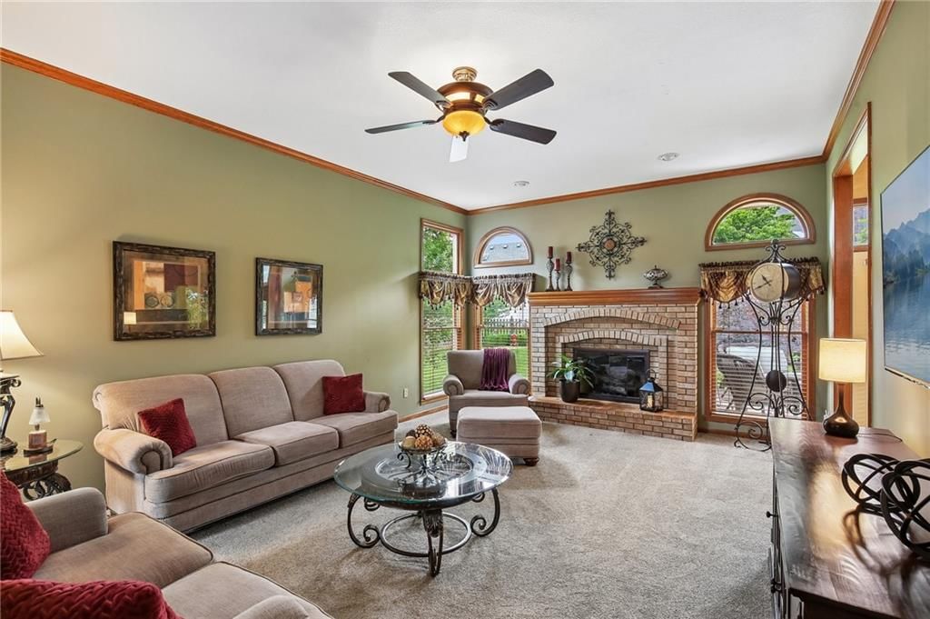 1083 NE Greenwood Court — photo 4