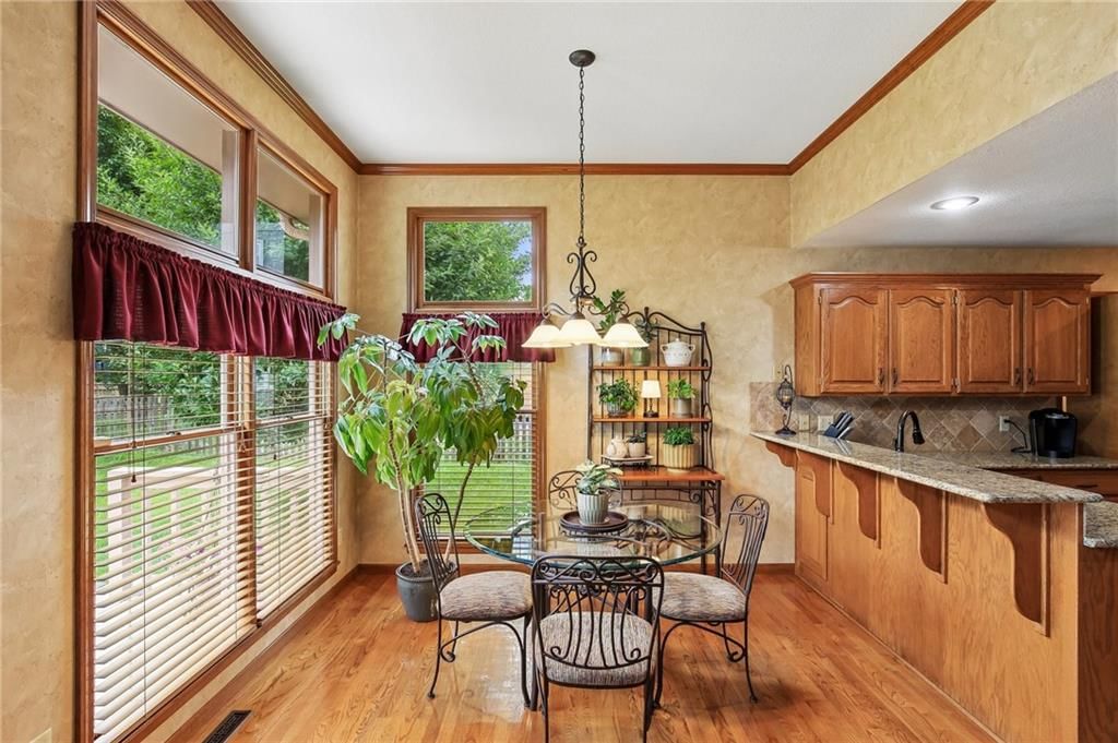 1083 NE Greenwood Court — photo 8