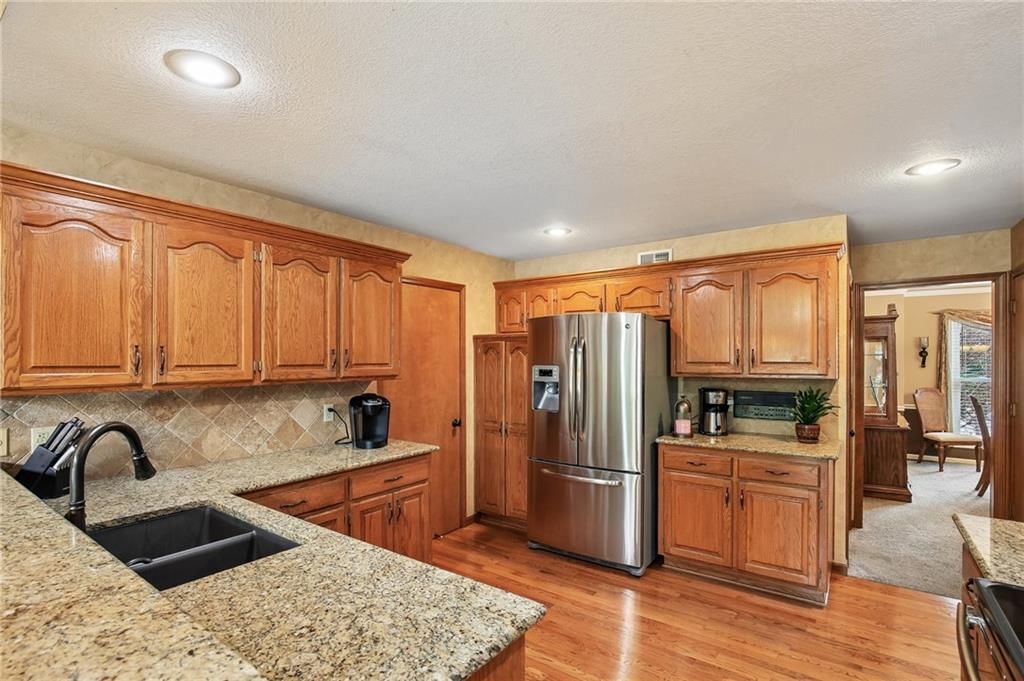 1083 NE Greenwood Court — photo 10