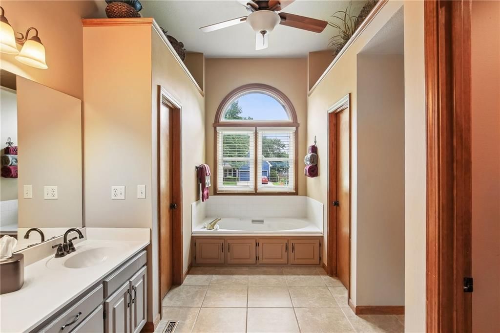 1083 NE Greenwood Court — photo 27