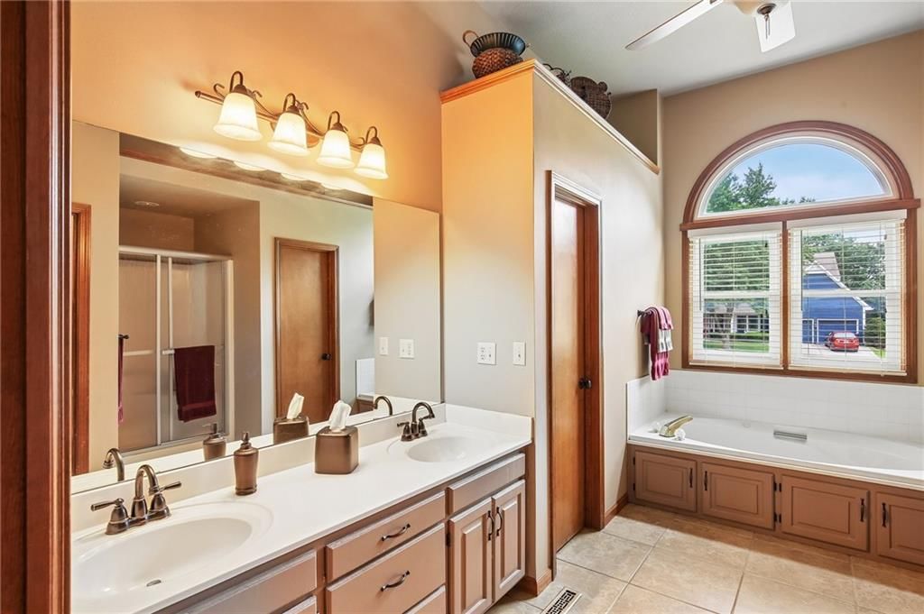 1083 NE Greenwood Court — photo 28