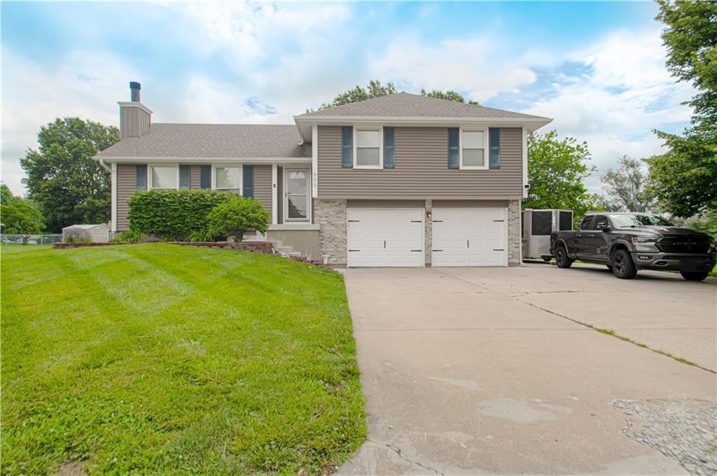 605 Meadow Court — photo 2