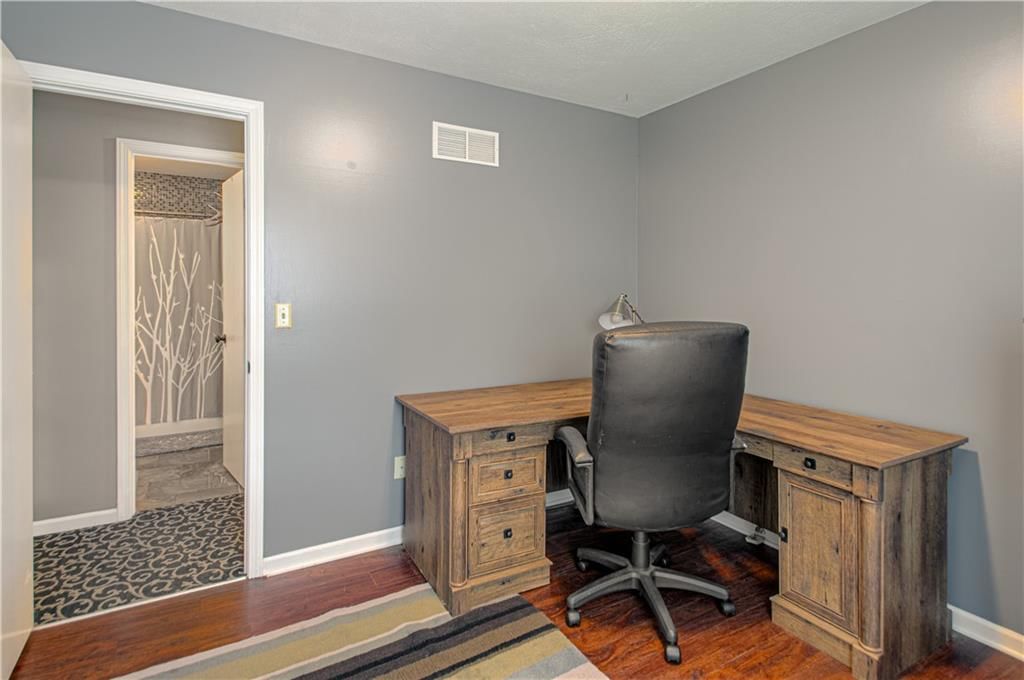 605 Meadow Court — photo 32