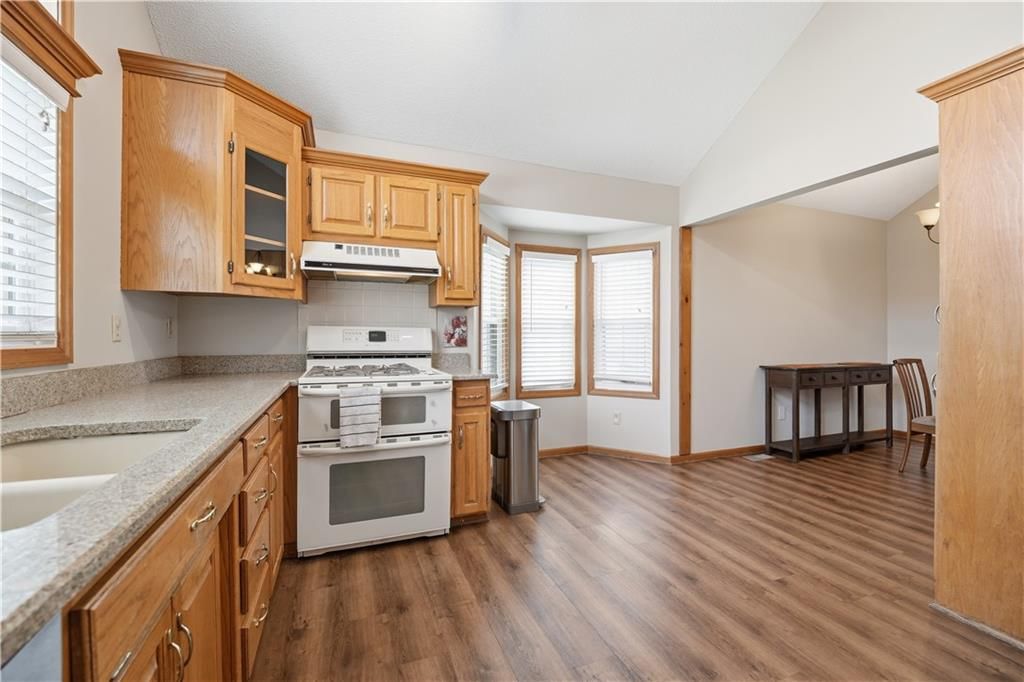 724 NE Colleen Drive — photo 12