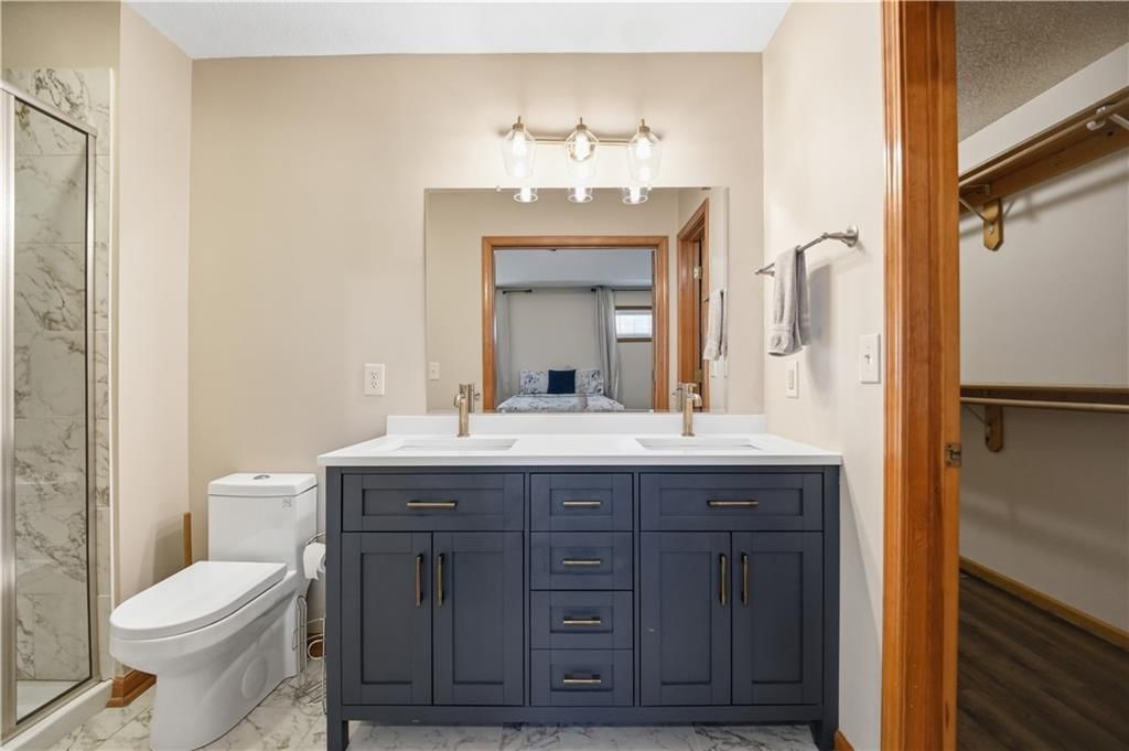 724 NE Colleen Drive — photo 18