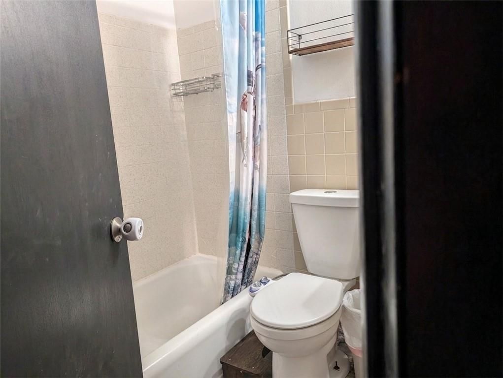 133 S FULLER Street — photo 4