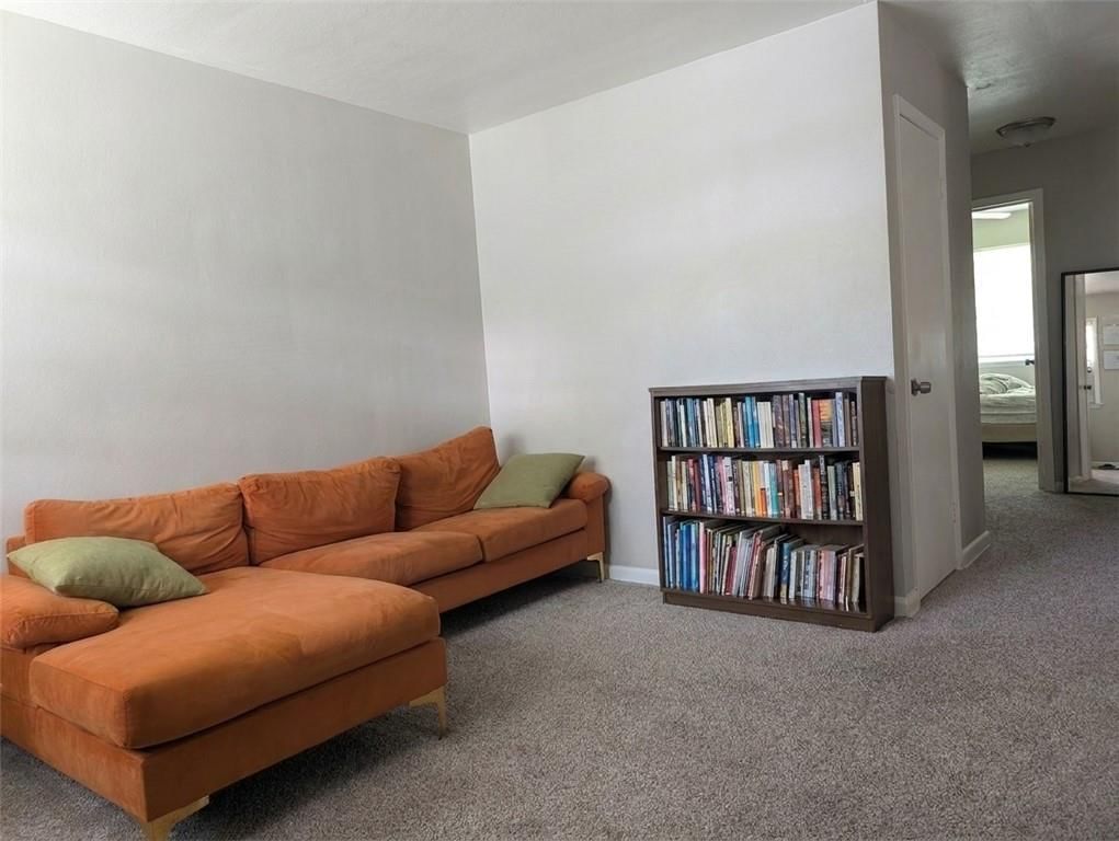 137 S FULLER Street — photo 3