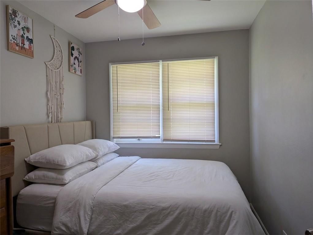 137 S FULLER Street — photo 8