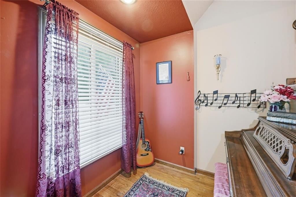 107 Willow Drive — photo 5