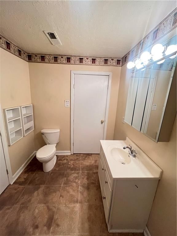 205 W 3rd Street — photo 22