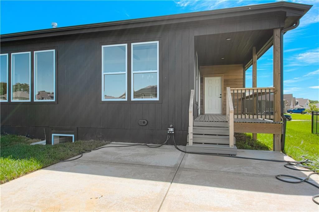 7604 N Gower Avenue — photo 42