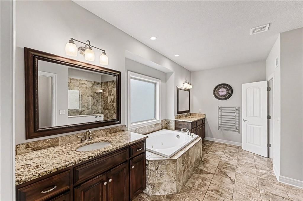 10015 N Michigan Avenue — photo 11