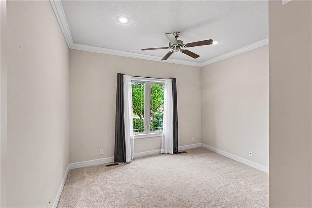 10015 N Michigan Avenue — photo 16