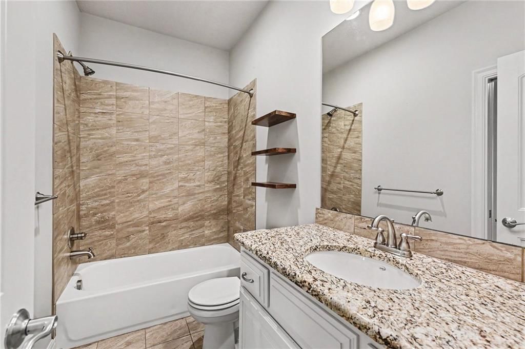 10015 N Michigan Avenue — photo 17