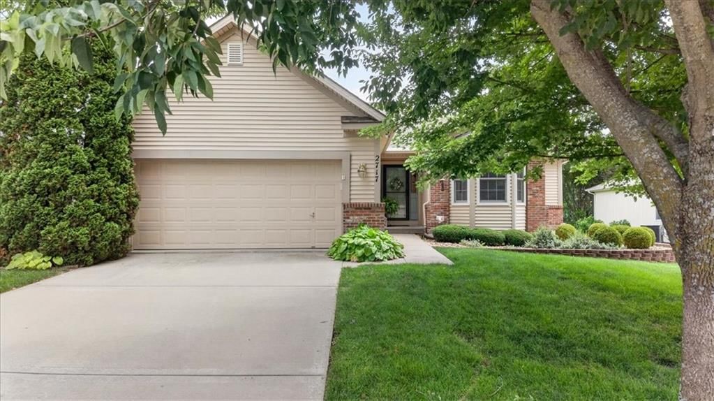 2717 S Woodbury Drive, Independence, MO