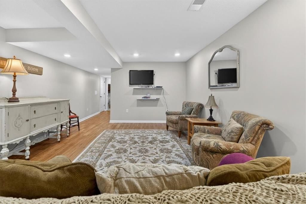 2717 S Woodbury Drive — photo 32