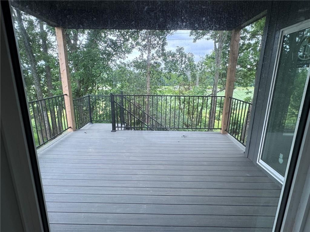 1945 Longview Drive — photo 14
