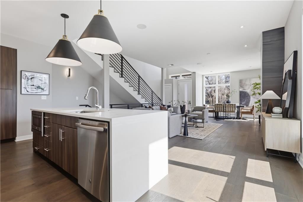 1718 Madison Avenue — photo 17