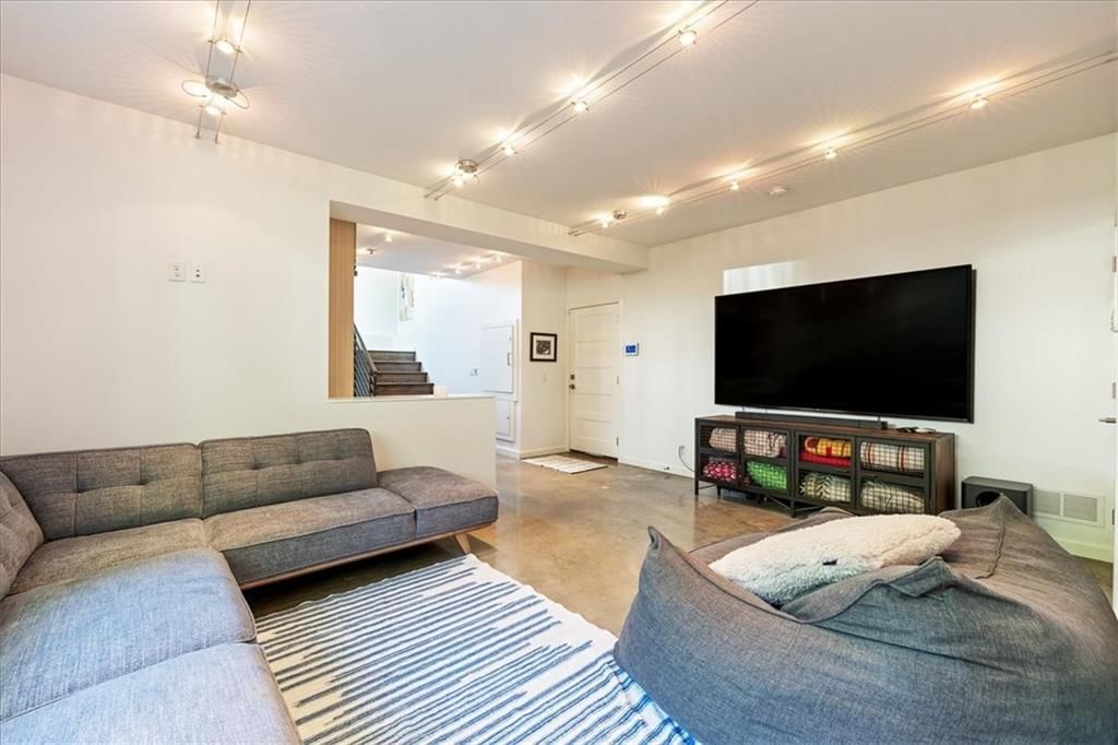4601 Mercier Street — photo 36