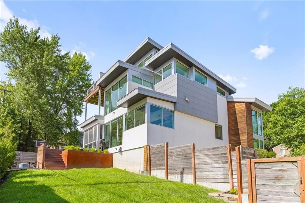 4601 Mercier Street — photo 44