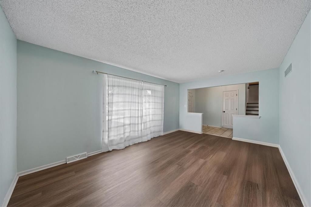 901 NW Springwood Drive — photo 10