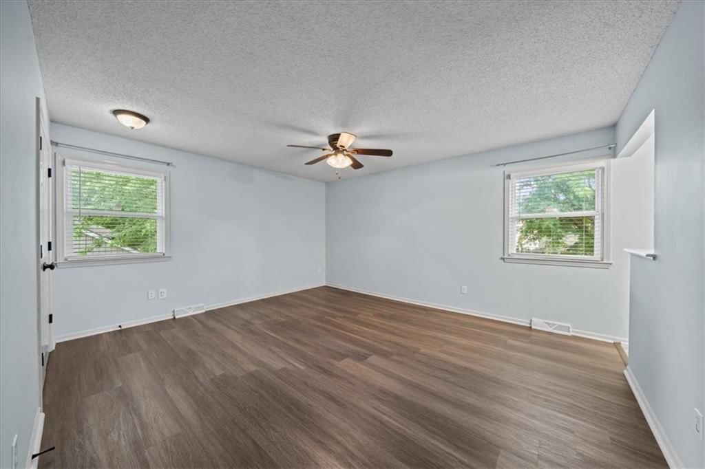 901 NW Springwood Drive — photo 12