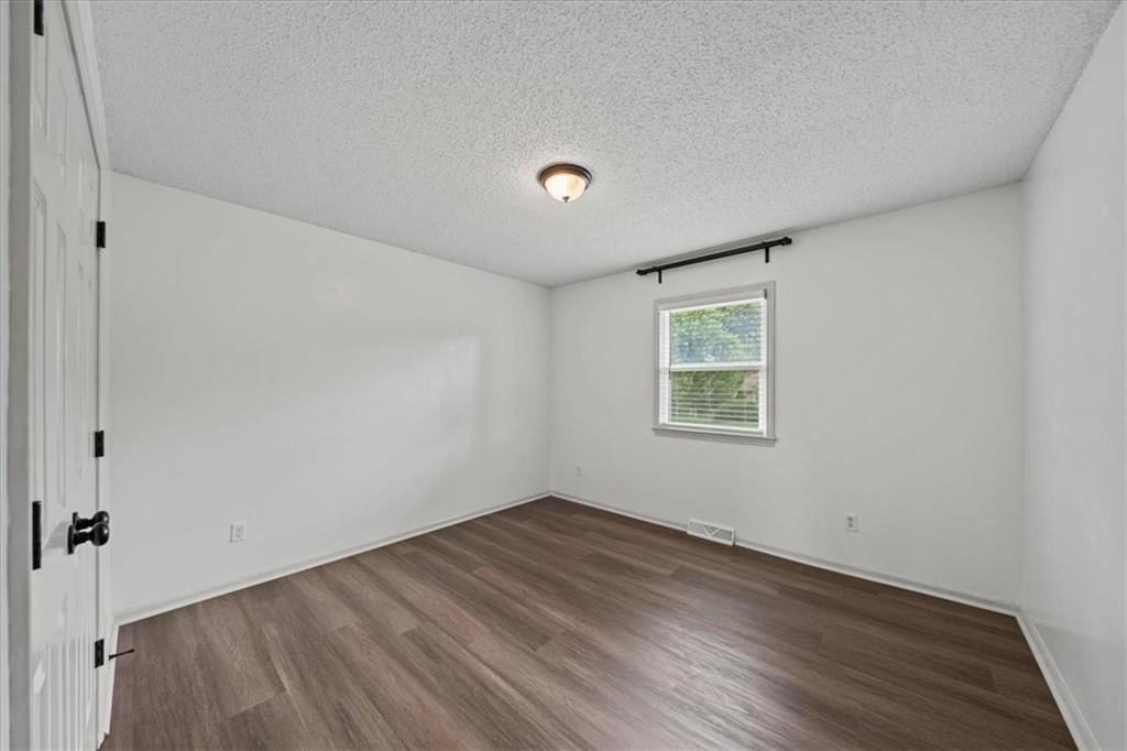 901 NW Springwood Drive — photo 15