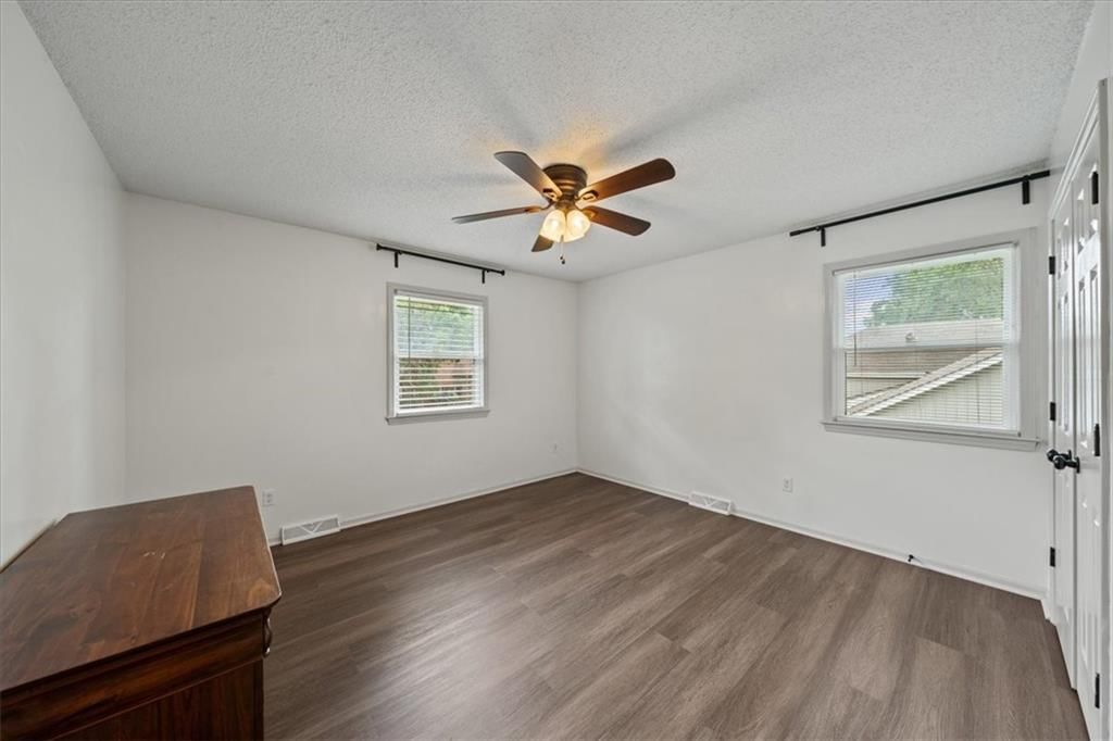 901 NW Springwood Drive — photo 16