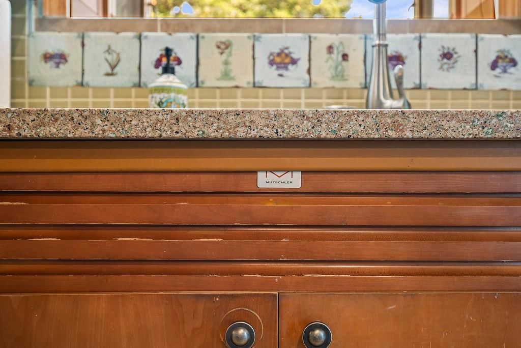 Photo 7 of 30 - 8601 Metcalf Avenue, Overland Park, KS 66212
