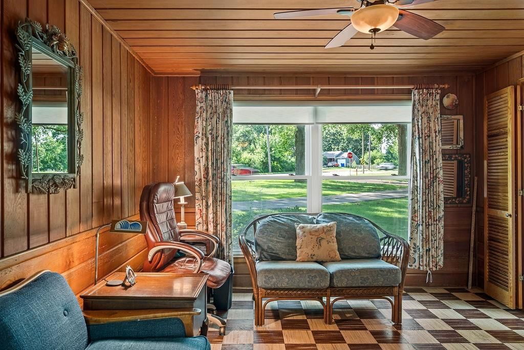 Photo 12 of 30 - 8601 Metcalf Avenue, Overland Park, KS 66212