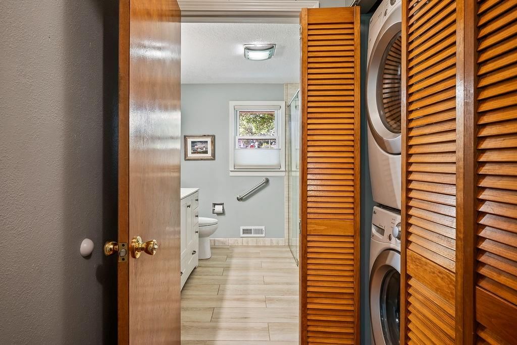 Photo 21 of 30 - 8601 Metcalf Avenue, Overland Park, KS 66212