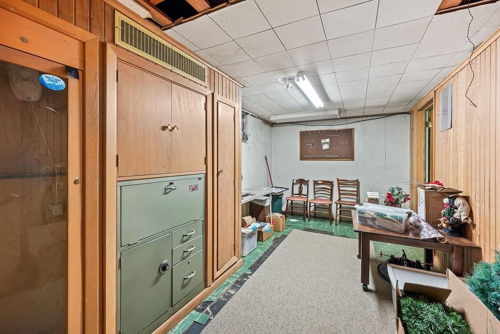 Photo 23 of 30 - 8601 Metcalf Avenue, Overland Park, KS 66212