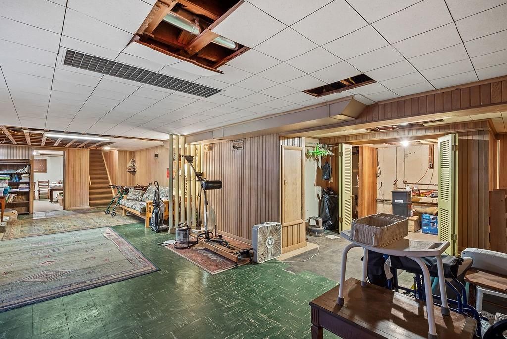 Photo 24 of 30 - 8601 Metcalf Avenue, Overland Park, KS 66212