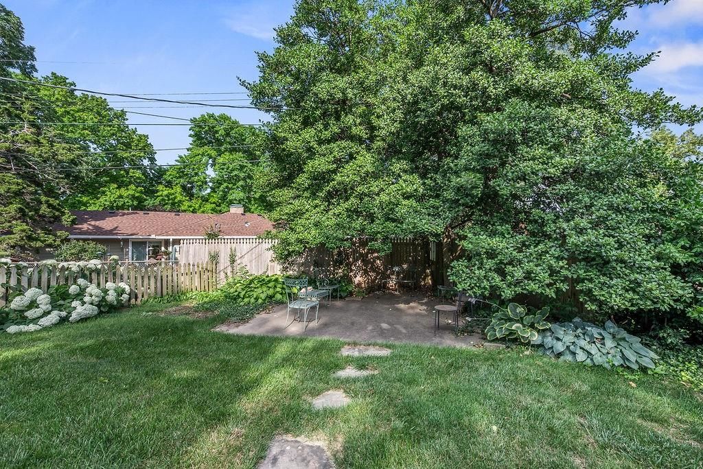 Photo 28 of 30 - 8601 Metcalf Avenue, Overland Park, KS 66212