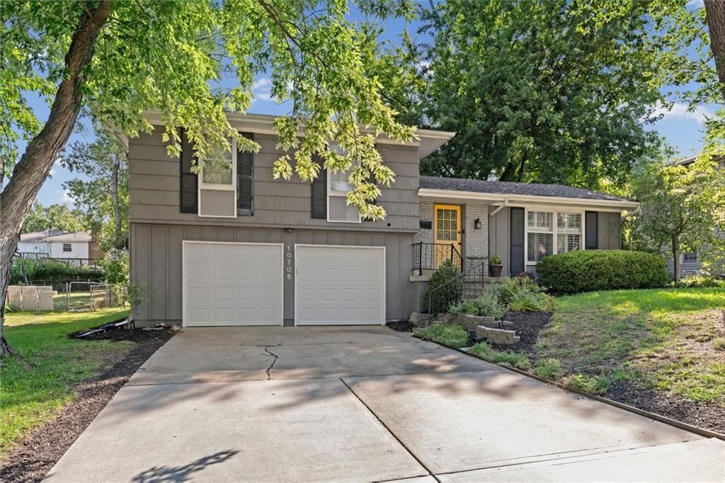 10705 Walrond Avenue — photo 2
