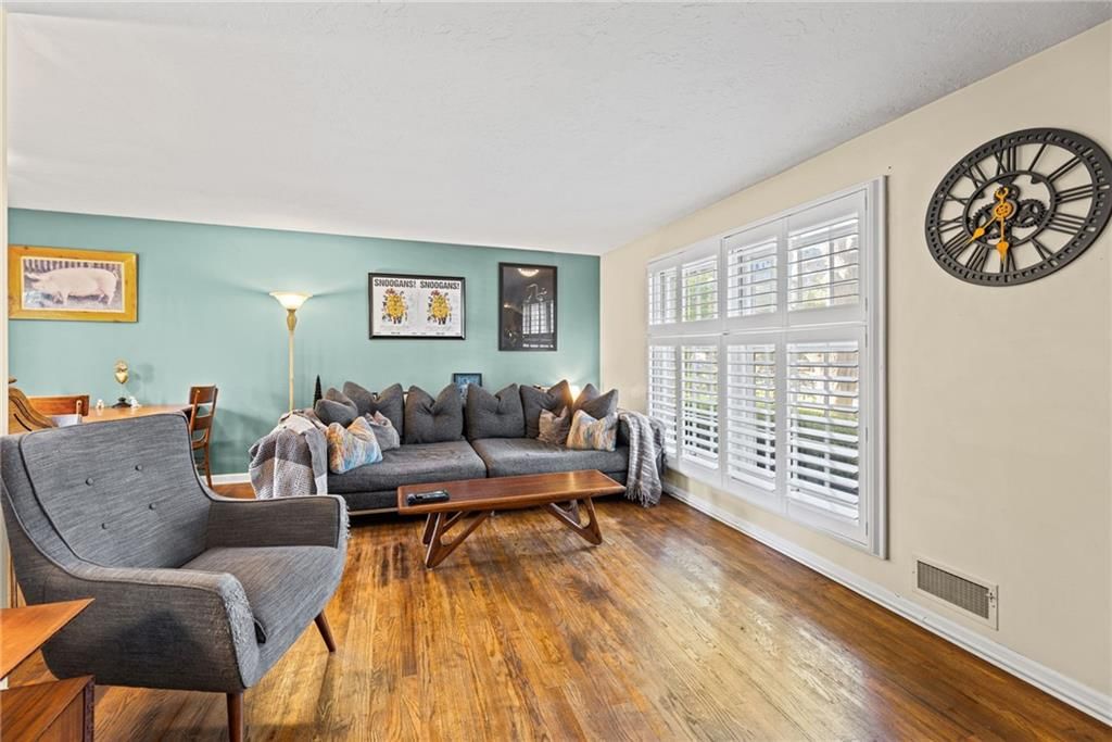 10705 Walrond Avenue — photo 4
