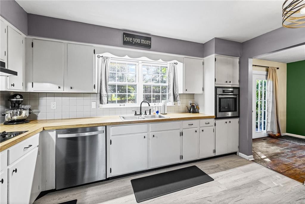 10705 Walrond Avenue — photo 11