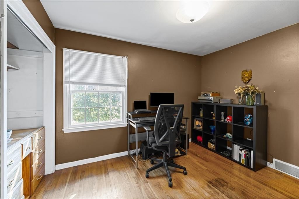 10705 Walrond Avenue — photo 14