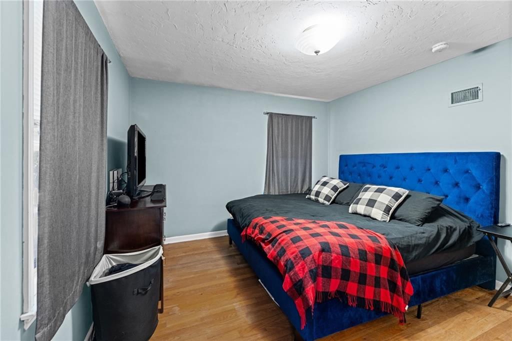 10705 Walrond Avenue — photo 22