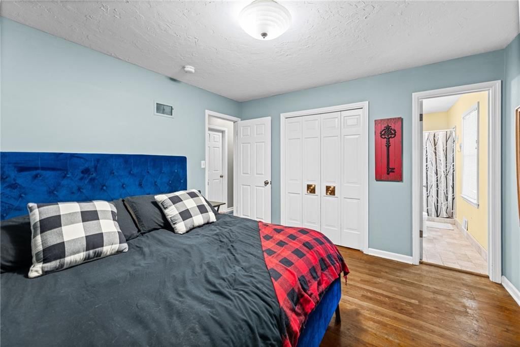 10705 Walrond Avenue — photo 23