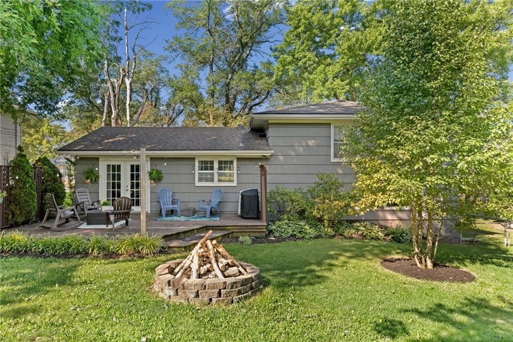 10705 Walrond Avenue — photo 29