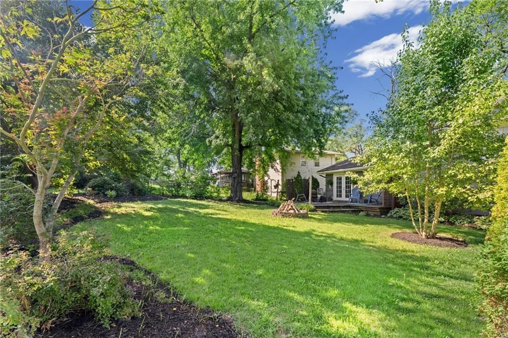 10705 Walrond Avenue — photo 32
