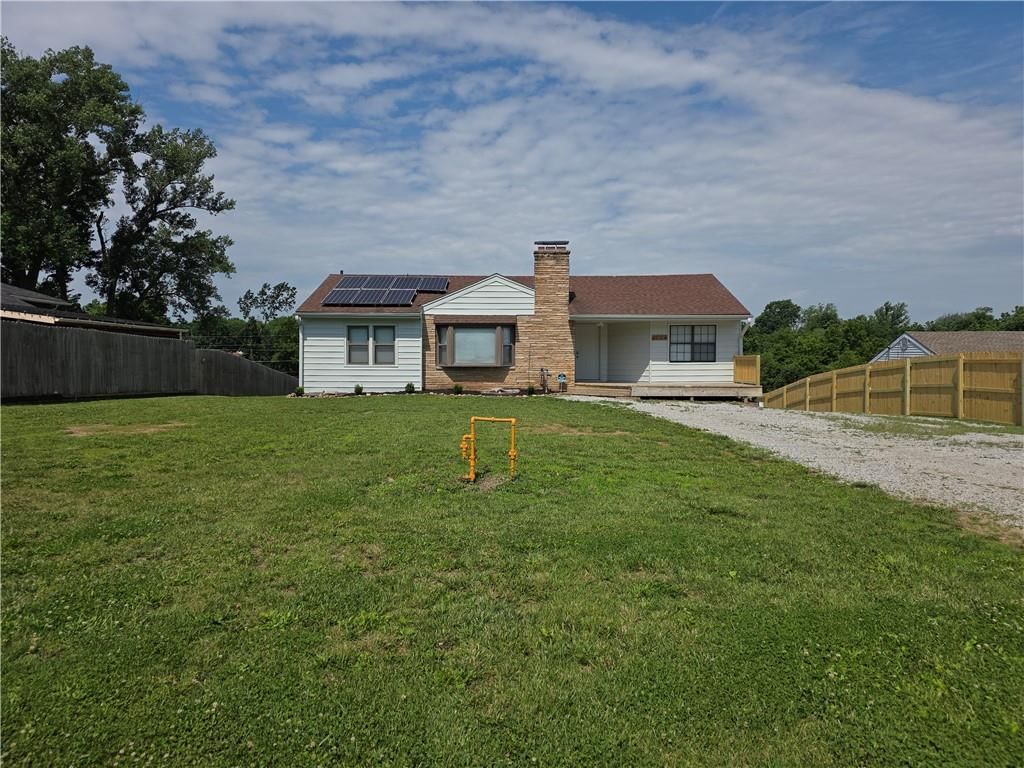 1704 S State Route 291 Highway — photo 1