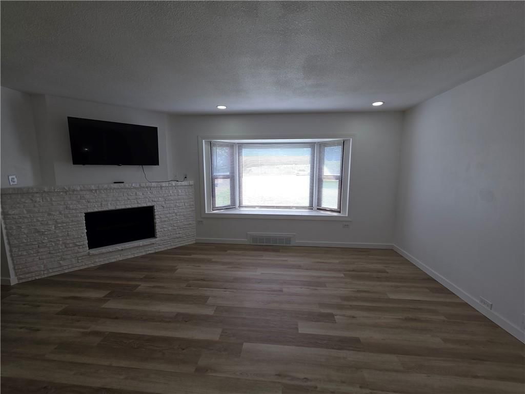 1704 S State Route 291 Highway — photo 2