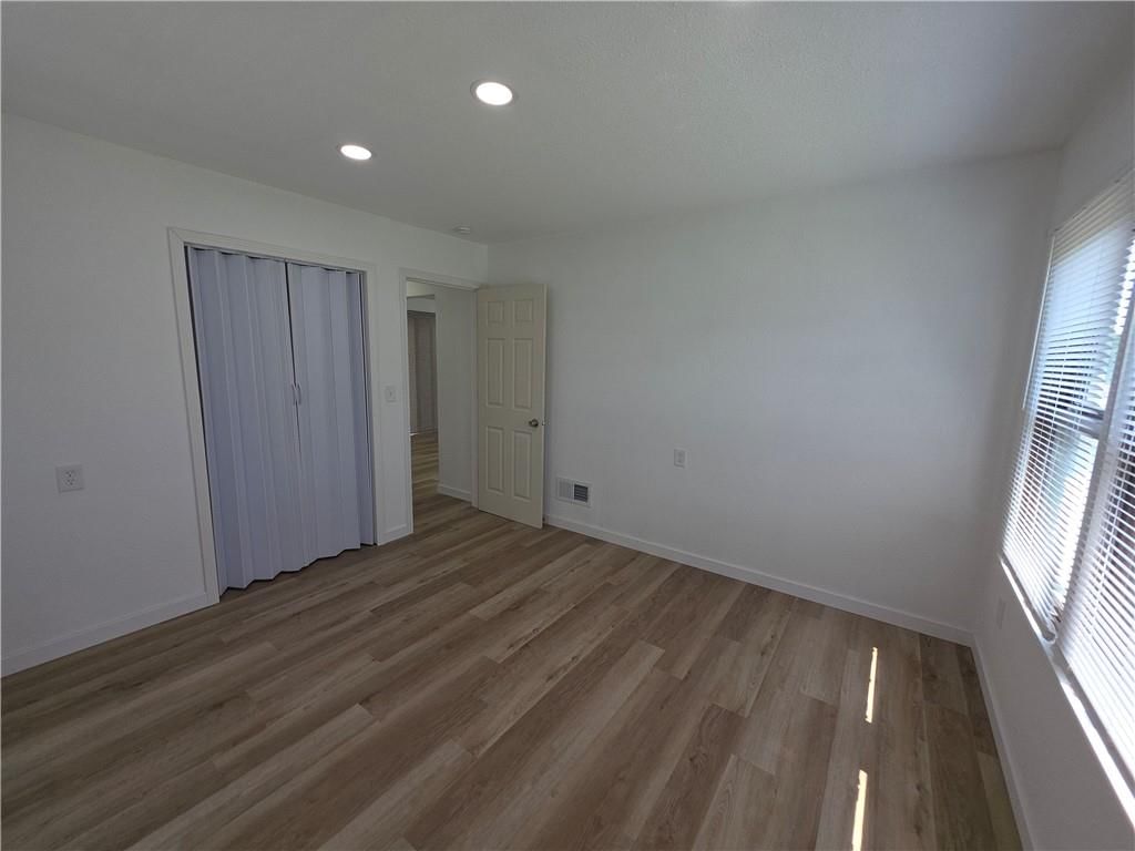 1704 S State Route 291 Highway — photo 18