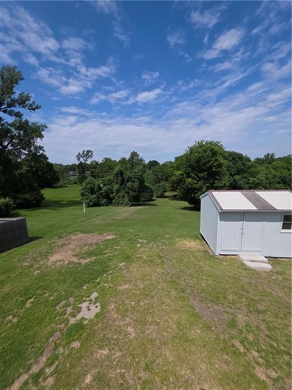 1704 S State Route 291 Highway — photo 39
