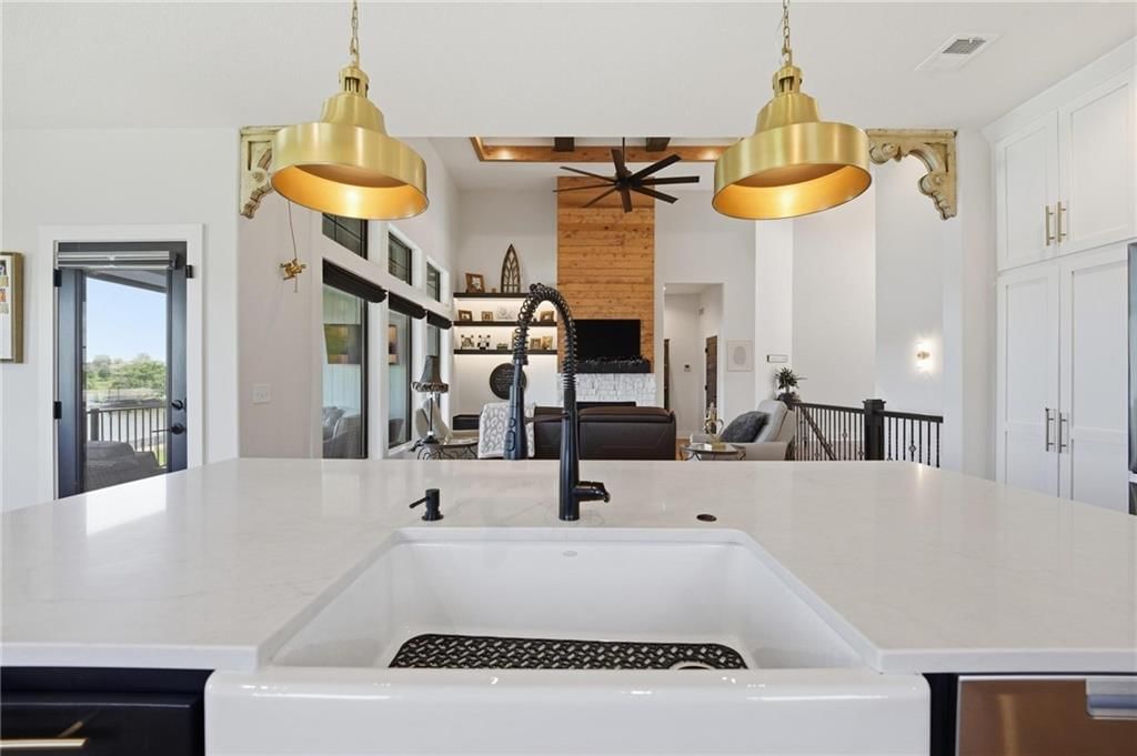 4261 Lakeshore Drive — photo 18