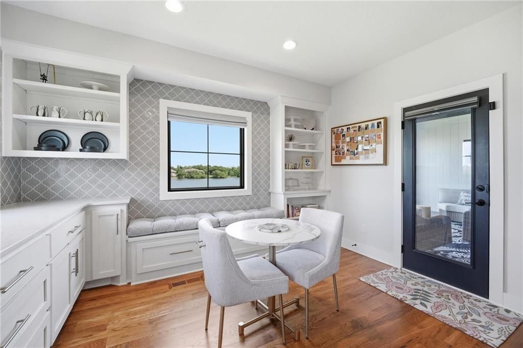 4261 Lakeshore Drive — photo 21