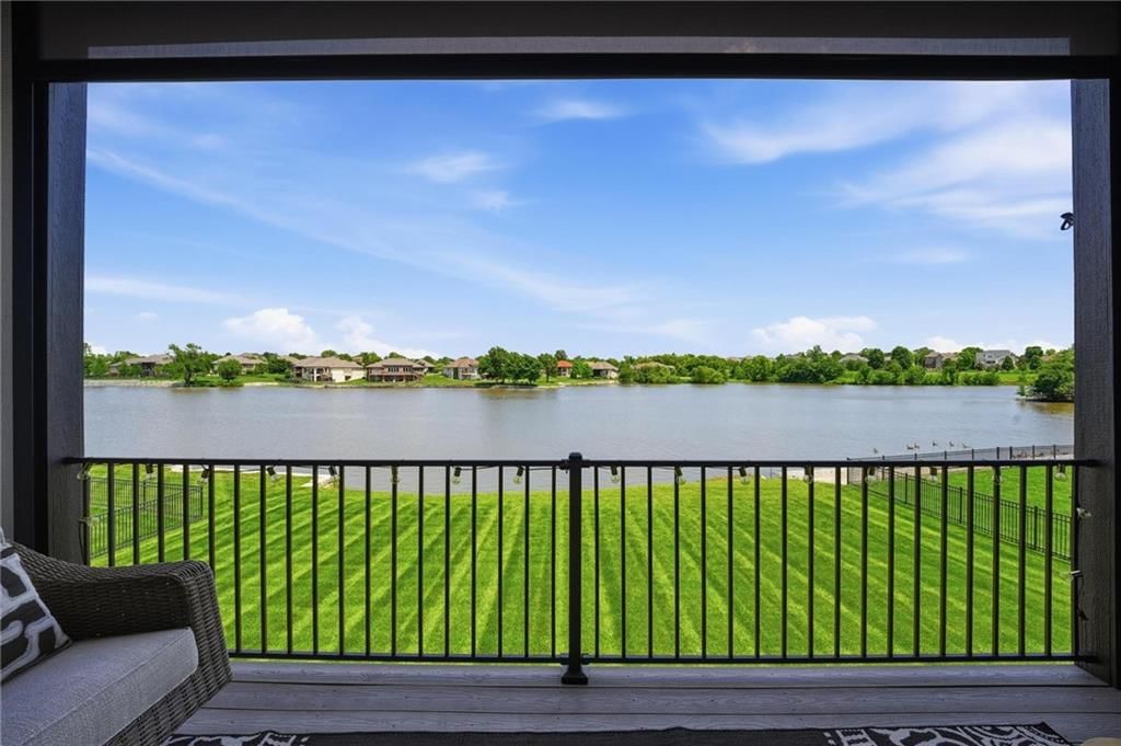4261 Lakeshore Drive — photo 24