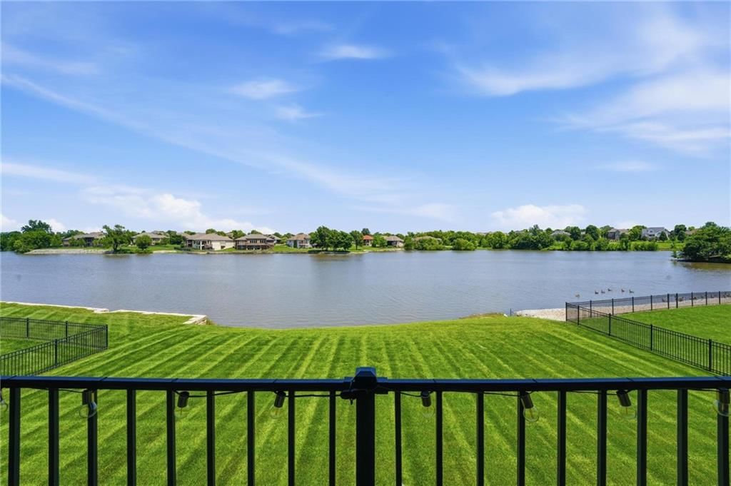 4261 Lakeshore Drive — photo 25